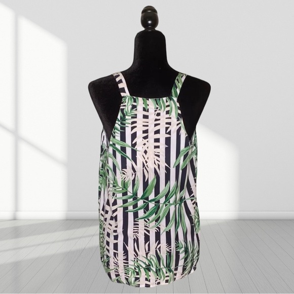 🌼3/$15🌼 woman Dalia cami size Medium - Picture 3 of 5